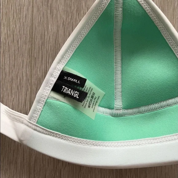 Triangl Bikini Set - Picture 3 of 6